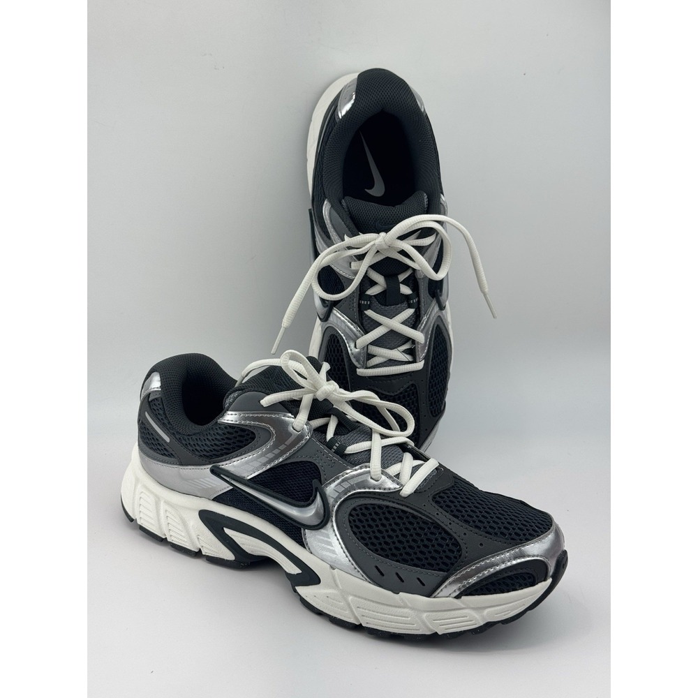 Nike V5 RNR (HQ7901 300) Black / Silver Running Sneaker Women's 12/mens 10.5 - Picture 6 of 9